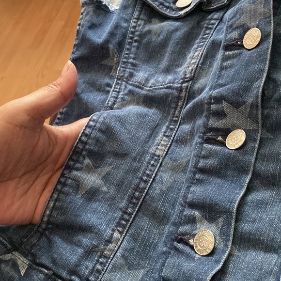 Rock and Republic Gun Show Distress Denim Vest - Picture 3 of 15